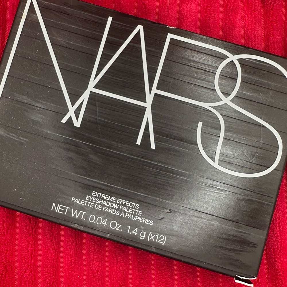 NARS Extreme Effects Eyeshadow Palette